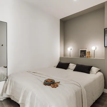 Aliga - 3 Bedroom And Pool In Les Corts