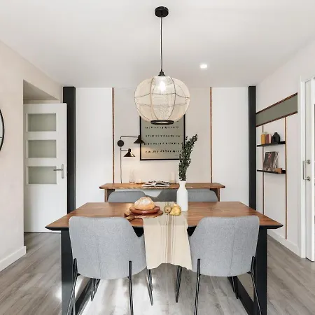 Aliga - 3 Bedroom And Pool In Les Corts Barcelona