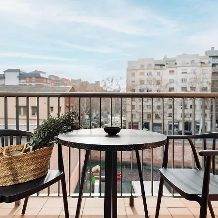 Aliga - 3 Bedroom And Pool In Les Corts Barcelona